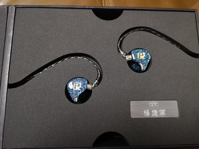 QDC V6变色龙Anole值得入手吗？