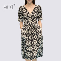 The Phantom 2022 new vintage printed V collar dress Skirt Woman Short Sleeve Summer Dress European and American Waist Temperament slim fit A-character dress