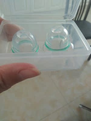 宝贝收到了，外观设计简单漂亮干净，材质柔软适中，价格不贵质量不错真心不错值得购买推荐，店家服务态度不错。很不错的购物呢