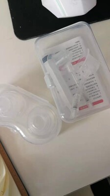 乳头校正器收到了,很不错,实物描述的和图片一致,确实是乳胶做的,而且吸力很强大,当时宝贝的使用说明书也读了,先消毒使用,自己确实有一个乳头内陷,想买一个乳头矫正器进行矫正,这款我确实觉得很适合,可以把乳头吸起来长时间保留在外面,这样坚持下去,就再也不用担心乳头内陷了,很不错,而且物流也很快,值得购买,下次有需要再光顾! 乳头校正器收到了,很不错,实物描述的和图片一致,确实是乳胶做的,而且吸力很强大,当时宝贝的使用说明书也读了,先消毒使用,自己确实有一个乳头内陷,想买一个乳头矫正器进行矫正,这款我确实觉得很适合,可以把乳头吸起来长时间保留在外面,这样坚持下去,就再也不用担心乳头内陷了,很不错,而且物流也很快,值得购买,下次有需要再光顾!