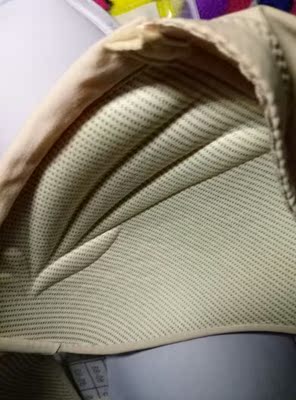 质量挺好的,摸着油滑,不错,已经洗干净穿上了,感觉挺合适,而且是真的轻和软。 质量挺好的,摸着油滑,不错,已经洗干净穿上了,感觉挺合适,而且是真的轻和软。