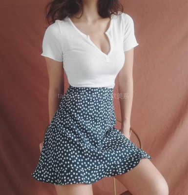 满意的购物 这家衣服便宜又性感，划算，推荐！ 实物跟图片一毛一样