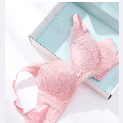 内衣不错,第二次购买,很聚拢,满意 内衣不错,第二次购买,很聚拢,满意