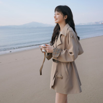 Autumn 2021 new short trench coat color cuffs design coat female English lace waist slim coat