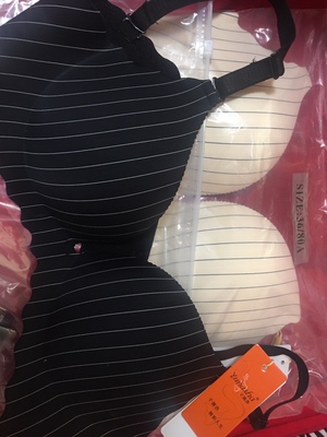 买了肤色和黑色两件，夏天都好搭衣服的。已经下水洗过了不褪色，试了下尺码标准，无钢圈的穿着舒适度很好！还要谢谢卖家送的两个延长扣！