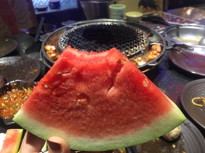 很性感 很好看 料子也很好 就是胸太大的还不是不太建议买这款因为包不完 而且有点容易下垂