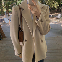 The Spot of Joo South Korean designer collaborated to customize the wool 100%-sided and the small sub-coat