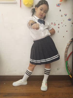 校服到货,大小合适,小孩特别喜欢 校服到货,大小合适,小孩特别喜欢