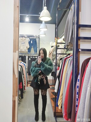 这个微透内搭穿起来确实很性感,但是也正因为很薄所以非常脆弱,很容易抽丝!建议小仙女们慎重购买 这个微透内搭穿起来确实很性感,但是也正因为很薄所以非常脆弱,很容易抽丝!建议小仙女们慎重购买