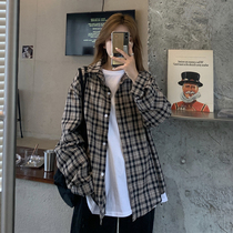 Plaid shirt female retro Hong Kong flavor long sleeve 2021 New Spring Korean version of temperament loose spring shirt coat tide