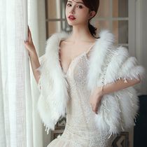Bride wedding dress shawl autumn winter wedding warm coat toasting cheongsam bridesmaid dress red and white thick fur