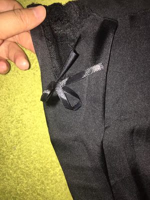 这个短裤很好看,穿着舒服,不过有点小,我身高168,体重150,给大家知道参考。 这个短裤很好看,穿着舒服,不过有点小,我身高168,体重150,给大家知道参考。