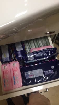 76两小箱 从外包装很容易看出来是买了卫生巾 这一点我不喜欢 性价比高 屯了好多76两小箱 从外包装很容易看出来是买了卫生巾 这一点我不76两小箱 从外包装很容易看出来是买了卫生巾 这一点我不喜欢 性价比高 屯了好多喜欢 性价比高 屯了好多