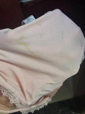 我就不想说啥了,买回来了,拆开就是这,黄不拉几得啥,在上面拉屎呢,跟客服刘诗诗说了半天,结果以吃饭为由下线了,换另一个客服忽悠我,我59买的四条,同时下了三个订单,两个胸罩,一套内裤,一个胸罩99,两个加起来198,四条内裤59,你们家是满150减20得活动,我下不下内裤这个订单依然享受减20得活动,我三个订单同时下,你就把这20块钱平分到三个订单了,就你会算账啊,当然我们买家都是傻子吗?钱你爱退不退,我也不差你那几个钱。 我就不想说啥了,买回来了,拆开就是这,黄不拉几得啥,在上面拉屎呢,跟客服刘诗诗说了半天,结果以吃饭为由下线了,换另一个客服忽悠我,我59买的四条,同时下了三个订单,两个胸罩,一套内裤,一个胸罩99,两个加起来198,四条内裤59,你们家是满150减20得活动,我下不下内裤这个订单依然享受减20得活动,我三个订单同时下,你就把这20块钱平分到三个订单了,就你会算账啊,当然我们买家都是傻子吗?钱你爱退不退,我也不差你那几个钱。