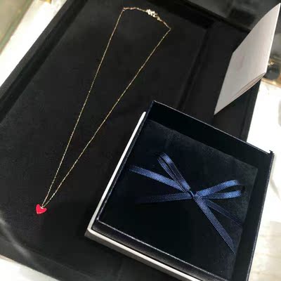 项链收到了，戴着很漂亮很衬皮肤，最主要的是非常百搭，太喜欢了