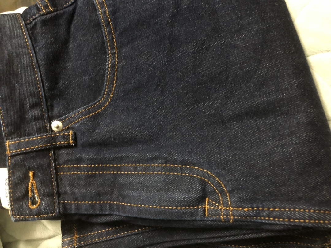 新手必看:窄幅牛仔裤怎么样?专家们分析真相如何