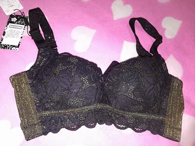 大小正合适，面料也非常舒适，做工很精细，特别值！超赞！