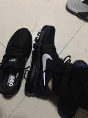 整体还是不错的 挺舒适 脚感也是很不错 整体还是不错的 挺舒适 脚感也是很不错