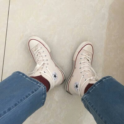 鞋子很精致，正品，非常有型，很完美。