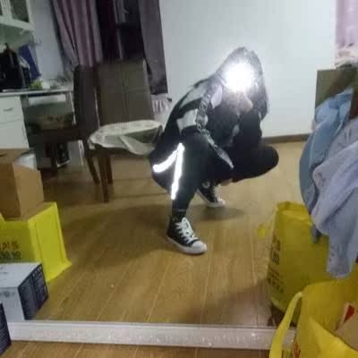 是正品，质量很好，穿着大小刚好，脚感舒适，搭配什么衣服都好看，看照片