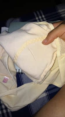 质量不错，胸前设计比较适合贴心，又比较透气，比较适合刚刚发育的孩子！