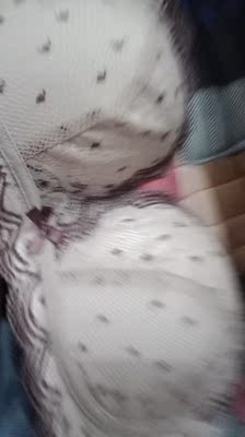 颜色是我喜欢的颜色。没有钢圈的款式&lsquo;