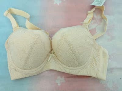 都市丽人的内衣第一次网上买，说实话与实体店的质量还是有区别的，不过也能穿，习惯好评！