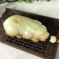 Huang Bai Laoyu Handmade the piece of the piece of the lexie jade jade hand the piece of the river grinding jade hand to the jade and the jade leopard
