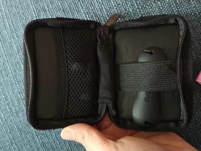 双十一￥149买的。不是专业听歌，要求也不高，不要明显听出不清晰，杂音，音质差的效果就可以了。我自己觉得苹果的原装能满足我的要求，挑了飞利浦的几款，最后买了这款。效果是满意的，换上最小副耳塞，隔音效果还不错，整体听歌音质也还不错。带麦，但不可以直接调整音量，要靠手机调音量。有接听电话键，这个键可以联按两次更换下一首音乐🎶。包装比较好(✪▽✪)，配一个收纳包。一百来块的耳机来说，这个质感差不多了，性价比不错。