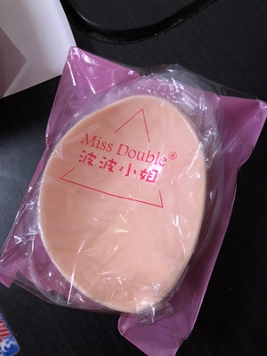 看图吧，昨天当伴娘特地用了来评价的，挺聚拢调整的，粘度也可以，反正用了一天没脱落啥的，还是蛮建议购买，洗过之后，阴干，下次还能再用，性价比可以，推荐购买，反正其他的我也没用过，朋友推荐说好用的。