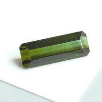 4 31ct natural bicolor green beyonnai naked stone clean and permeable color bright and inlaid pendant male and female