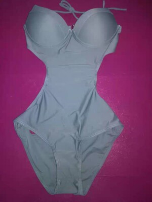 衣服收到了,特别满意,穿上显瘦,朋友们都说有型,要了链接去。卖家客服态度也很好。 衣服收到了,特别满意,穿上显瘦,朋友们都说有型,要了链接去。卖家客服态度也很好。