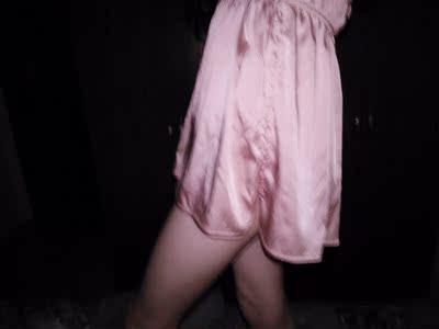 松紧带那边不是特别柔软，习惯以后还行。大半夜拍的凑合看吧，主要因为款式好看才买的，总的来说还是挺满意的。大多数评论买的粉色我也拍了这个，如果想入手的小伙伴可以考虑下绿色。