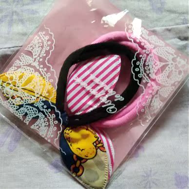 料子是真的舒服，做工也很好，露脐款，性感。贴心的店家还送了小礼物，非常感谢。