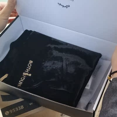 无钢圈很舒服，这个颜色确实超级显白的，包装也很好，值了！