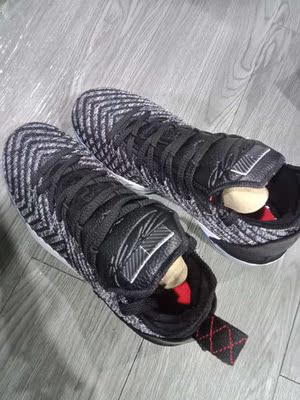 鞋子收到了，感觉战斗力提升一倍。物超所值。