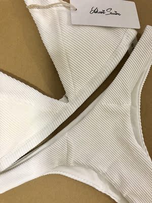 泳衣很惊喜,不管做工还是面料都物超所值!上衣超聚拢!会一直支持下去! 泳衣很惊喜,不管做工还是面料都物超所值!上衣超聚拢!会一直支持下去!