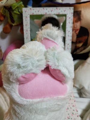 手套不错，丑萌丑萌的，哈哈！物流有点慢，其他还好！嘻嘻