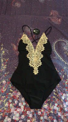 穿上性感，布料柔软，喜欢的朋友们赶紧入手一件吧。我为你们试穿过了。