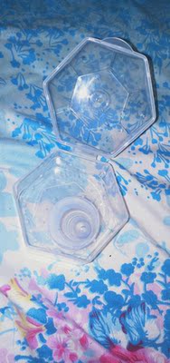 我是天生乳头内陷。宝宝吃奶很费力,自己又疼,被小孩吸破了,疼的我晚上睡不着,在网上发现了这个东西,果断买了,回来用着相当不错。才开始抱着试试看的态度,要是这个还吃不出来的话,就准备喂奶粉了,结果等了几天。奶嘴到了。用高温消毒过后,果断用上,宝宝吸几口奶就真的出来了。所以我不用喂奶粉了。感谢这么好的产品,我的乳头也不用被小孩吸破了。 我是天生乳头内陷。宝宝吃奶很费力,自己又疼,被小孩吸破了,疼的我晚上睡不着,在网上发现了这个东西,果断买了,回来用着相当不错。才开始抱着试试看的态度,要是这个还吃不出来的话,就准备喂奶粉了,结果等了几天。奶嘴到了。用高温消毒过后,果断用上,宝宝吸几口奶就真的出来了。所以我不用喂奶粉了。感谢这么好的产品,我的乳头也不用被小孩吸破了。