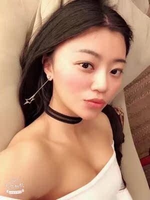 嫩红素产品网上有100多还是几十元的,考虑了下还是选择这个。用在私处的东西,不差那几十元。味道淡淡的,每天都涂上去按摩下。现在脖子下面的颜色浅了些呢。 嫩红素产品网上有100多还是几十元的,考虑了下还是选择这个。用在私处的东西,不差那几十元。味道淡淡的,每天都涂上去按摩下。现在脖子下面的颜色浅了些呢。