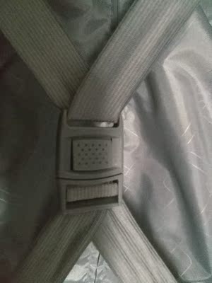 还行，就是杆有点细，里面的拉链也上反了中间的也不好拉开 样子还是很好看的