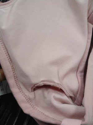 穿了一段时间，没有变形，还是这么漂亮，追加之前忘记的晒图啦，卖家给点封口费吧，以后不晒拍的这么丑的照片啦，哈哈😄😄😄