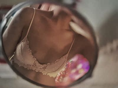 现在的内衣已经都在六楼家买了 美到窒息 这套真的好美！性感死了！勾引bf稳稳的