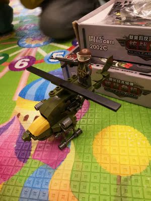 很好，质量看上去很不错 送人的话很大气