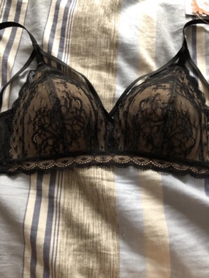 童鞋们！！半-价买滴哟！公&nbsp;总~号搜：【小华日记】再去买，超级棒！！！！排在最上面的那个才是哦！！第二次买兰卓丽。同事推荐我的，简直是小胸的福音。穿上就不想脱。也想把别的内衣给扔掉。太舒服了。穿上一点束缚也没有。我已经推荐了好几个同事过来买。双十一活动力度大。价格十分得我心意。以后还会过来买