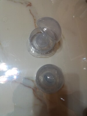 非常实用，解决了小孩吃奶问题，一直有一个咪咪吃不住，只能混合喂养，有了这个神器，问题解决了。很满意