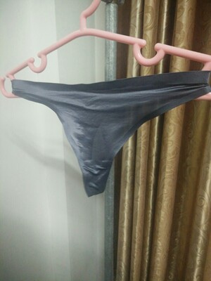 款式不错，布料软滑，穿着舒服！