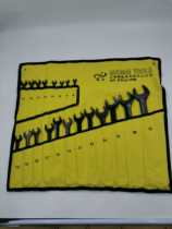 Black dual-purpose wrench plum open electrophoresis auto repair board plum blossom opening plum open spanner dead wrench move fork plate 6-32