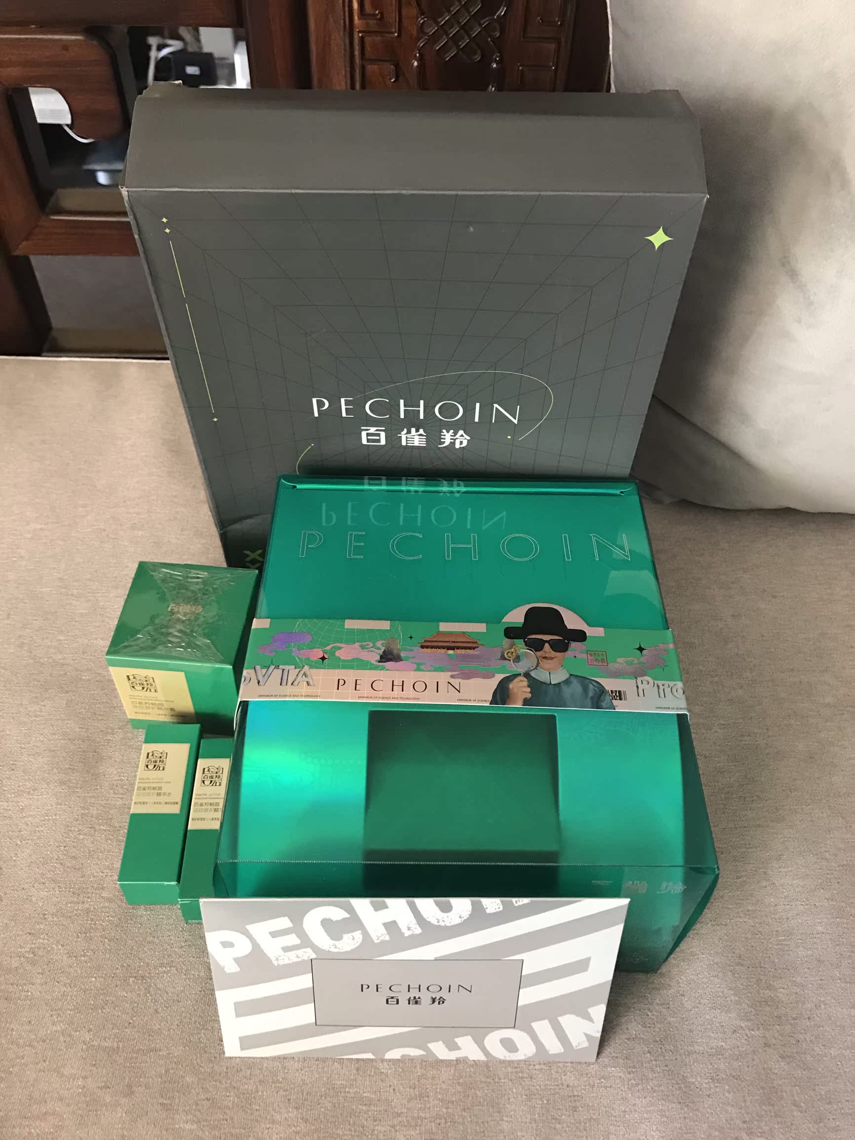 重点区别百雀羚抗老乳液/面霜用后真实反馈?使用三个月感受